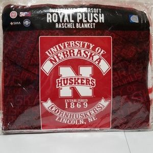 Univ of Nebraska Huskers Throw Blanket, New